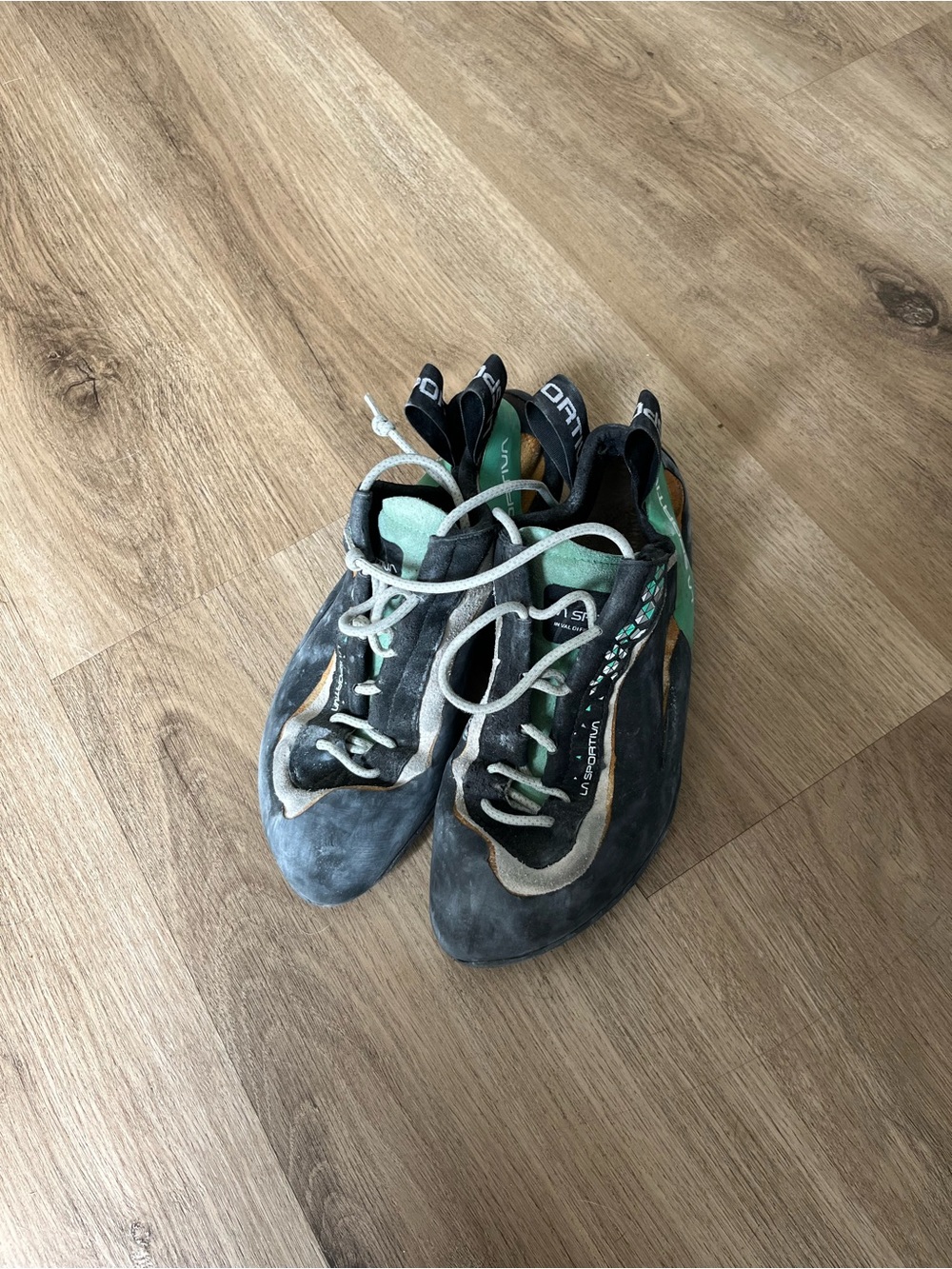 La Sportiva Miura climbing shoes size 40